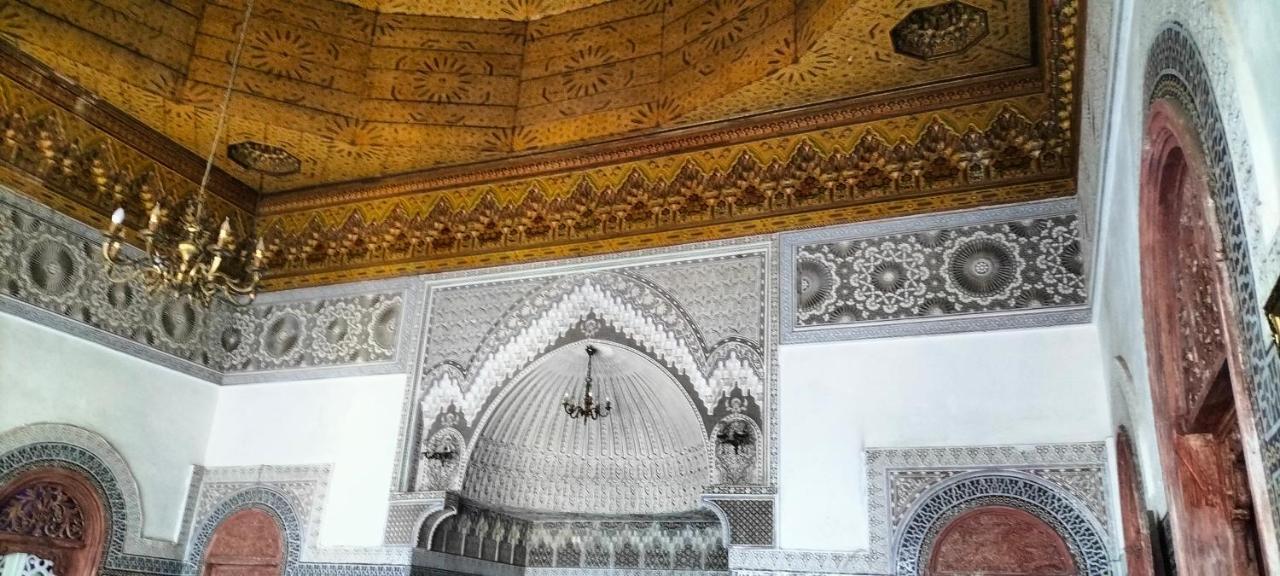 פס Suite In A Xviiie Palace מראה חיצוני תמונה