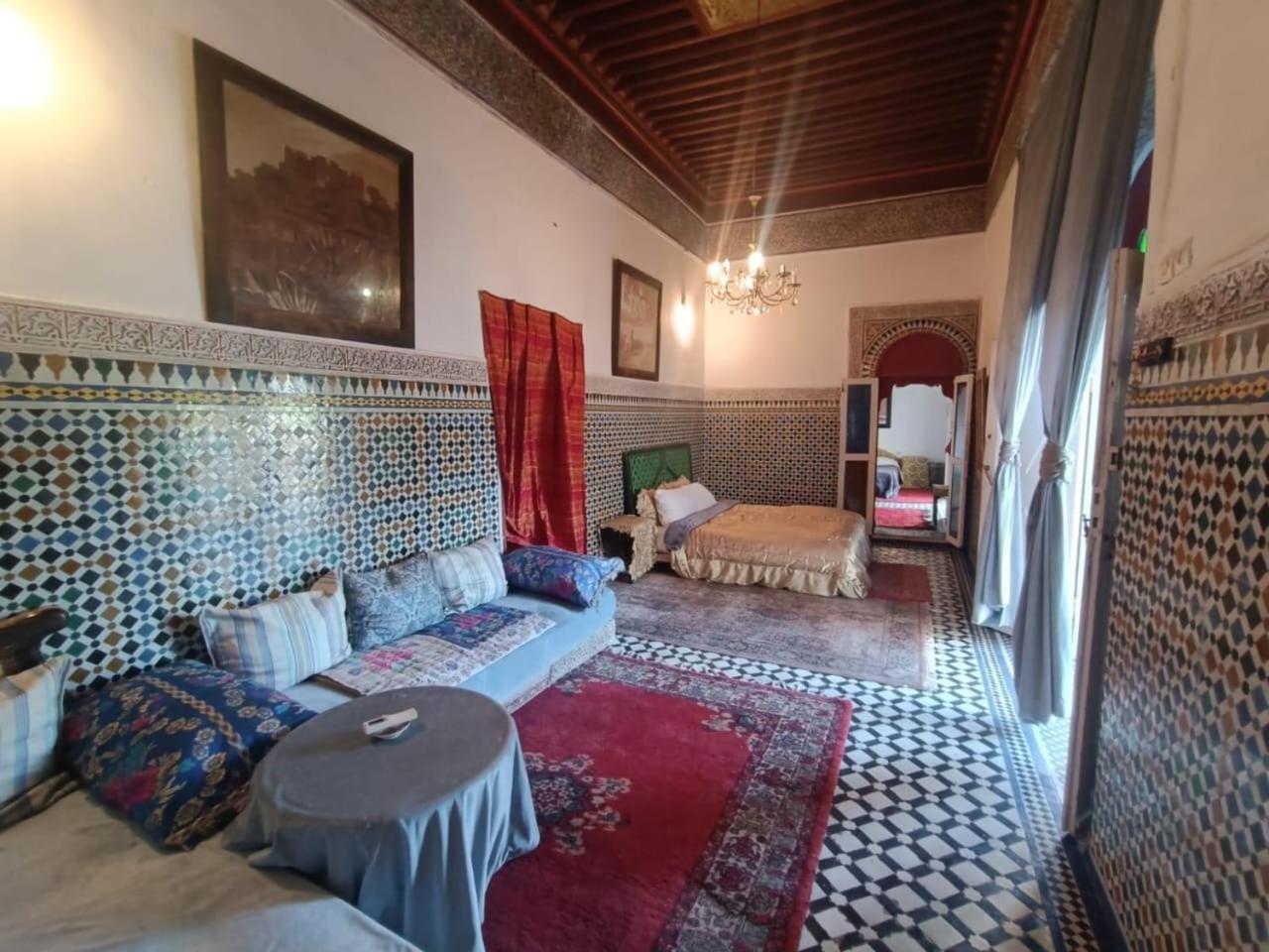 פס Suite In A Xviiie Palace מראה חיצוני תמונה