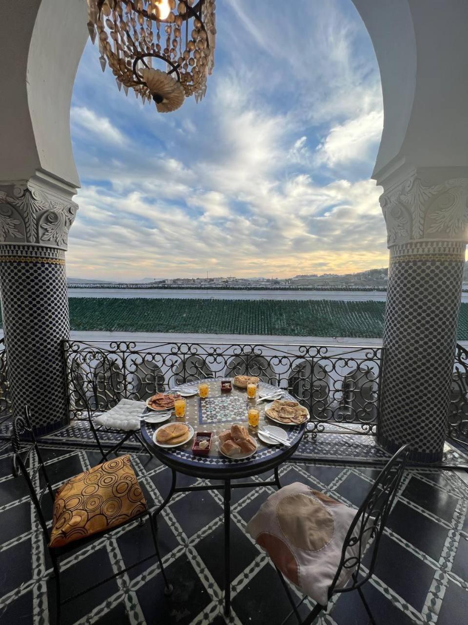פס Suite In A Xviiie Palace מראה חיצוני תמונה